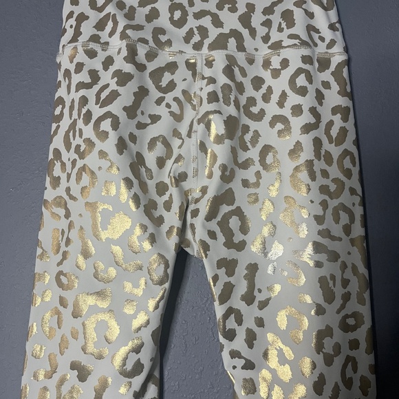 Unbranded Metallic Leopard Print High Waisted Leggings Girls Size Small Gold - Picture 8 of 9